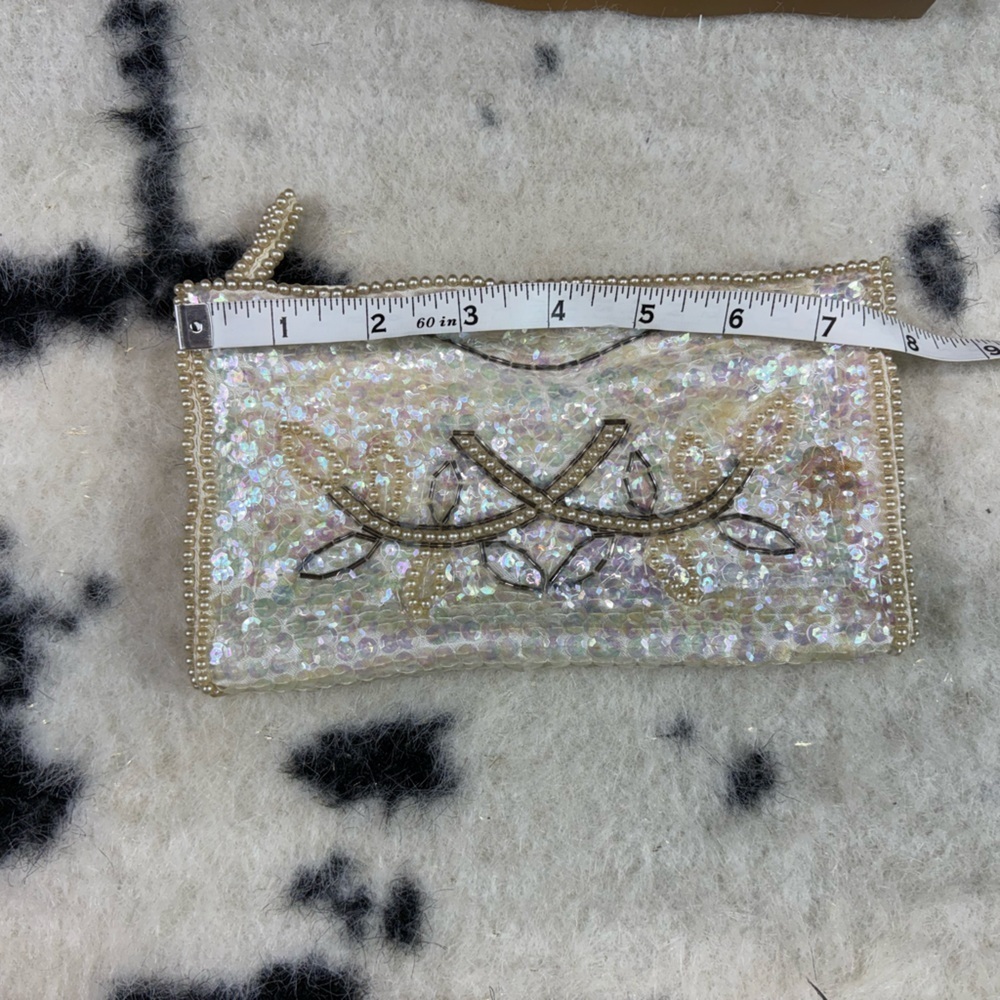 La Regale Women’s Ivory Embroidered Vintage Sequin Clutch Bag - Picture 5 of 12